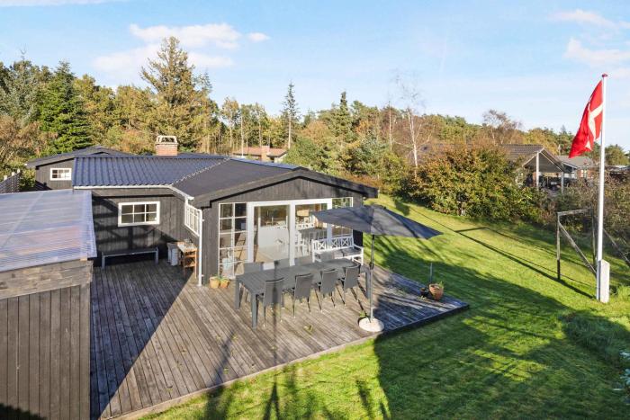 Lovely Cottage In Hals, 250 M To The Beach