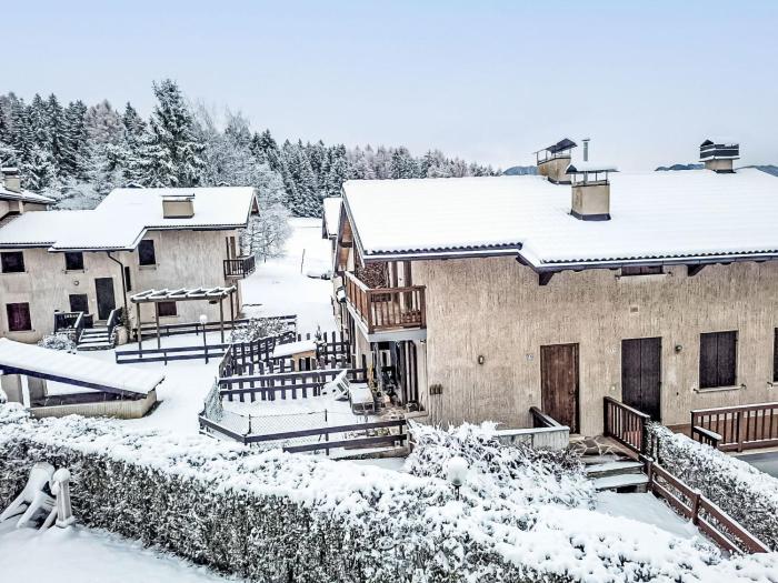 Apartment Ermeti by Interhome