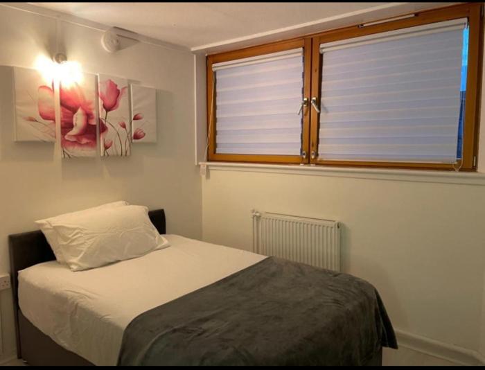 Best Chelsea home for females only