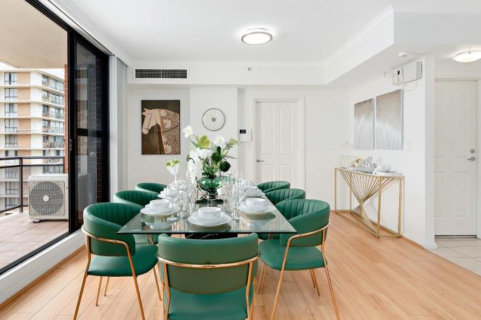 Epic CBD city view 3BR penthouse walk to Station&shopping Centre