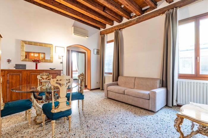 San Marco Canal View by Bricola Apartments