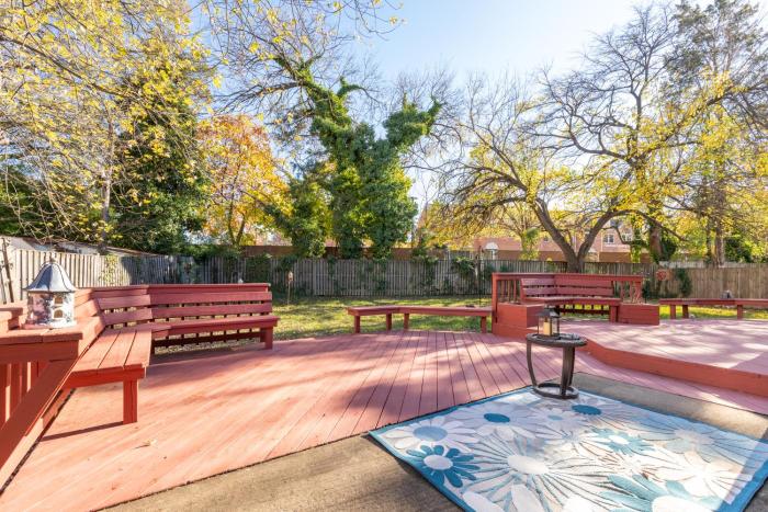 Home near Dulles Airport & Metro