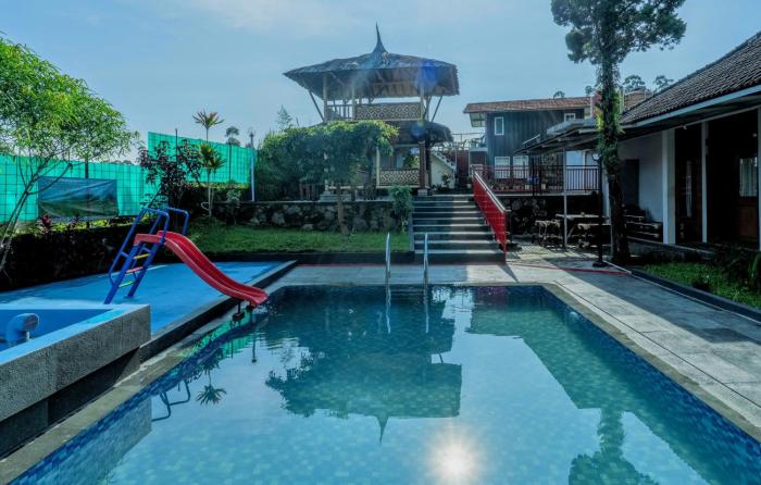 Villa Kayu Ciwidey