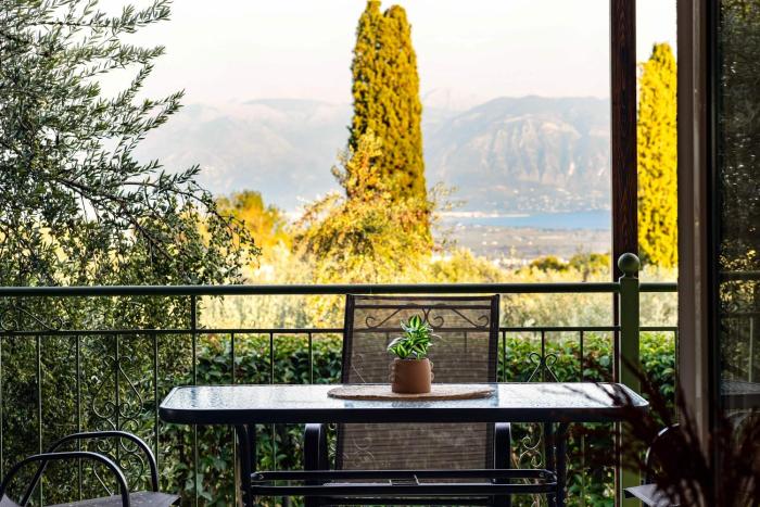 Aelia Guesthouse - Private Garden Retreat