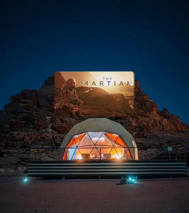 RUM MARTiN BUBBLES lUXURY CAMP