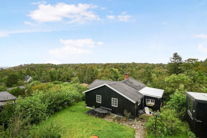 Cosy Beach House Close To The Sea
