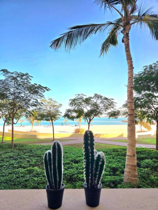 Seaview Escape Family Two-Room Apartment with Seaview