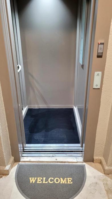 le familial vous attend a LHivernage face Gare CTM