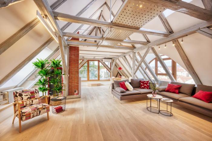 Uptown Palace Penthouse 2BR with Terrace by Irundo