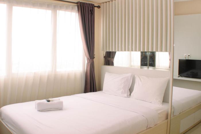 Cozy and Comfort Living 1BR at Oasis Cikarang Apartment By Travelio