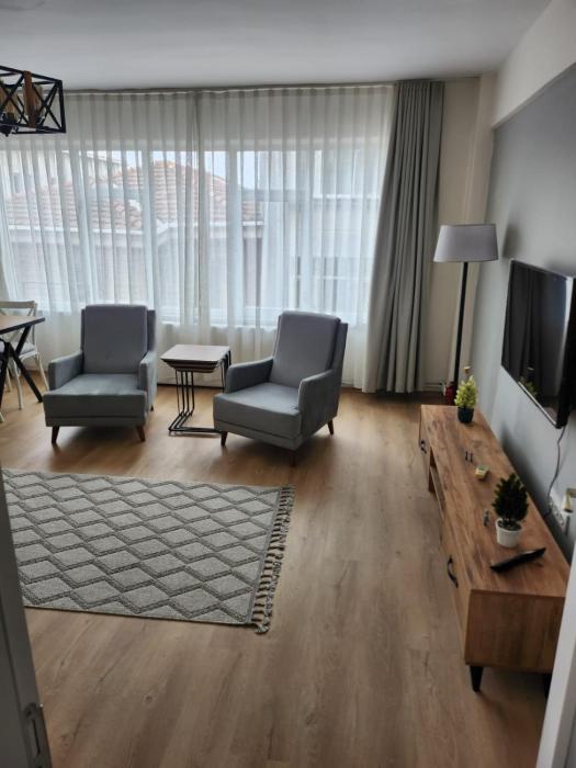 KADIKOY merkezi konumda