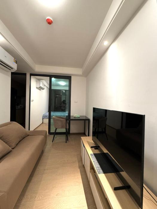 Regal 40 Srinakarin Apartment