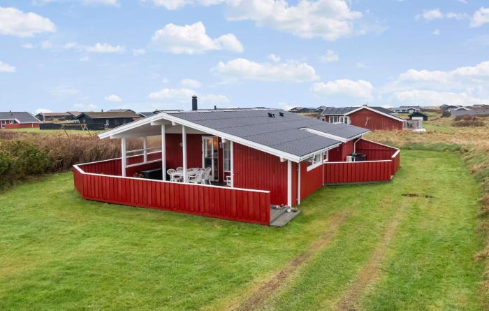 Lovely Home In Hjørring With Wifi