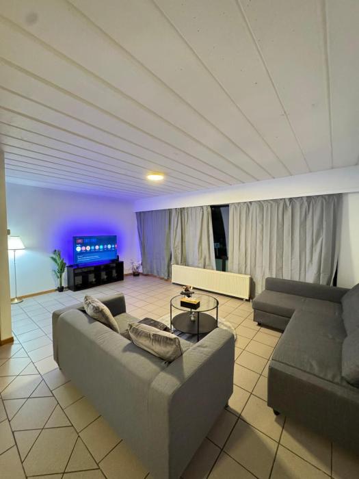 Appartement de Luxe Entièrement Rénové - Proche Aéroport de Bruxelles, Quartier Chic