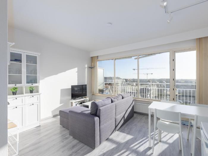 Modern, renovated studio with open views