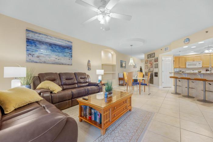 Sunset Views! Steps to Amenities with Beach Essentials - Music Lovers Paradise OW7-202