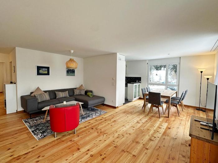 Echtholz, 110m2, Sport, Erholung, mit Garage - SU48