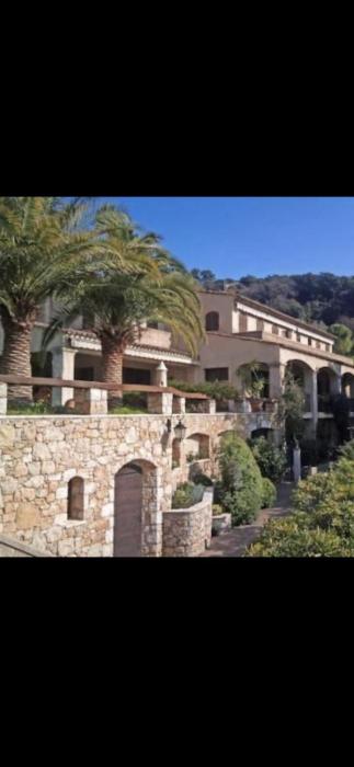 Villa loucisa Nice piscine vue mer 8 chambres 24 couchages