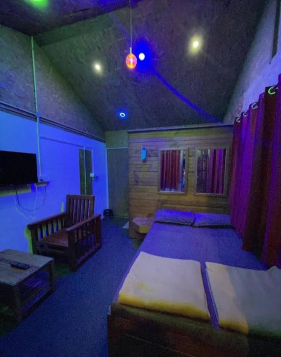 Jerusalem home stay - Leo wood house