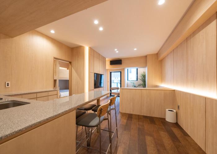 UH Suite Namba Station