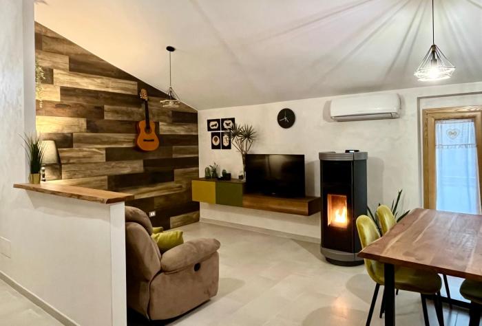 Cozy apartment La Mansarda near Rome Castelli Tivoli