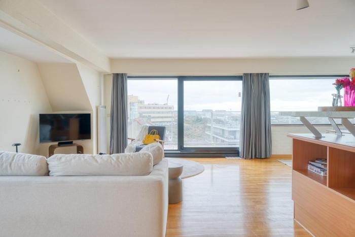 Spacious duplex with beautiful view near the sea