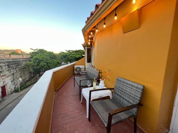 Lovely Duplex with balcony!