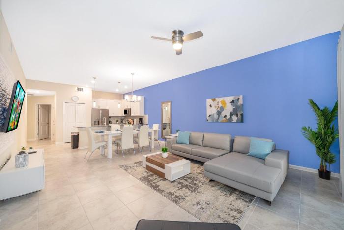 817JE CHAMPIONS GATE,CONDO + GAME ROOM