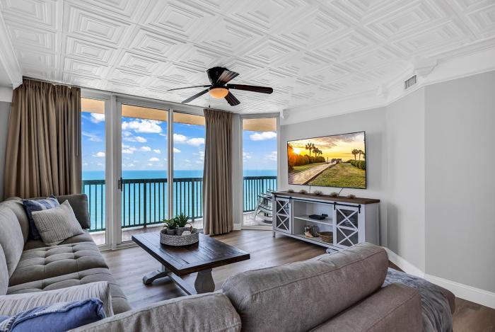 Oceanfront 4BR Retreat in North Myrtle Beach
