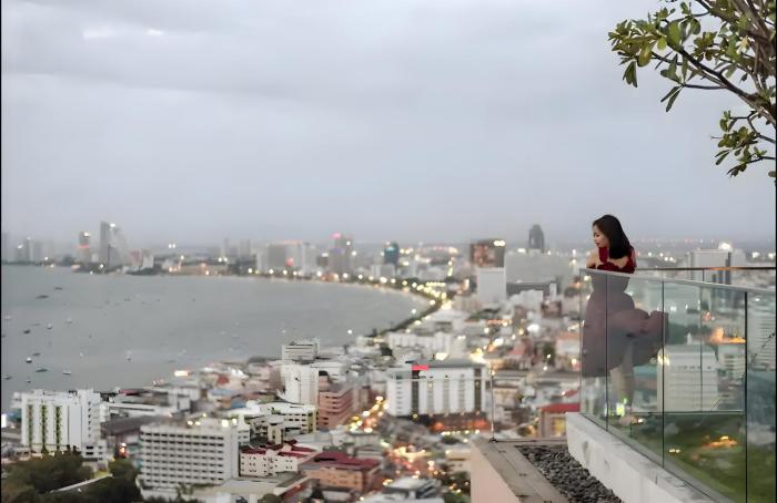 Sea View 2 Bedroom Condo on 39FL Near Walking Street