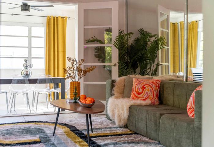 Retro Rewind - Location parking andthe vibes