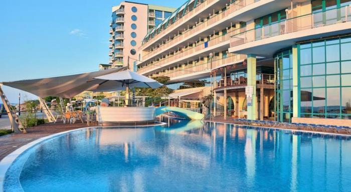 Berlin Golden Beach Studio