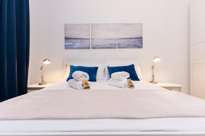 PROMO FINE ANNO, Eleganza in Centro Città, Mare e Parcheggio a Due Passi