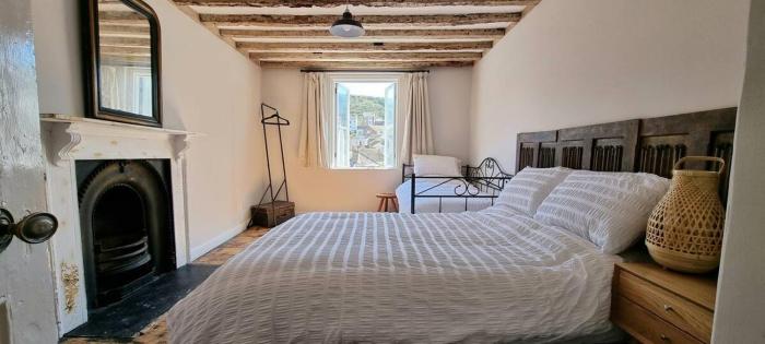 Jacobean House - Modern twist on Historic Home