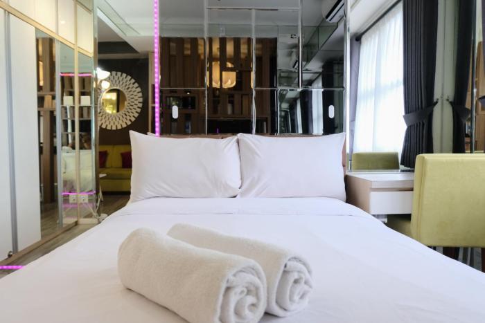 Spacious and Unique Studio with City View Apartment at Parahyangan Residence By Travelio