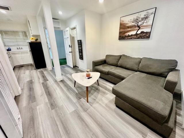 Los Angeles Cozy Pico Apartment 3Bedroom - 1Bath