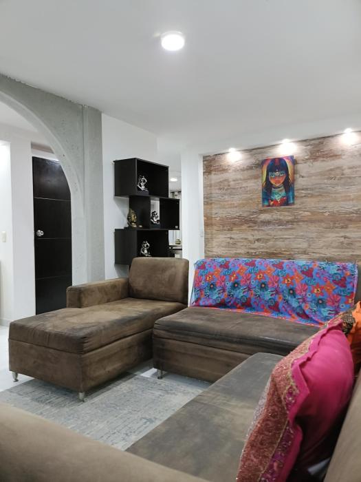 Casa Familiar 4 Habitaciones con Agua Caliente, WiFi y Patio - Acepta Mascotas