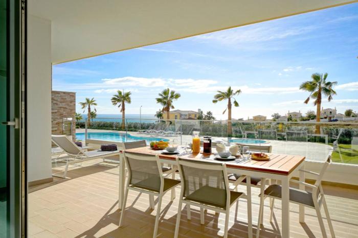 Luxury Ocean View Apartment