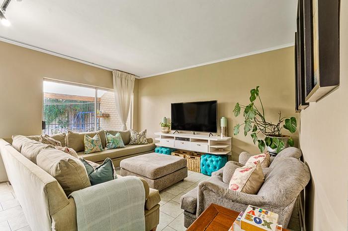 Cozy Escape in Windsor West