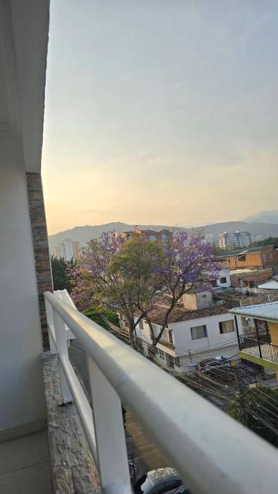 Apartamento con balcón fresco