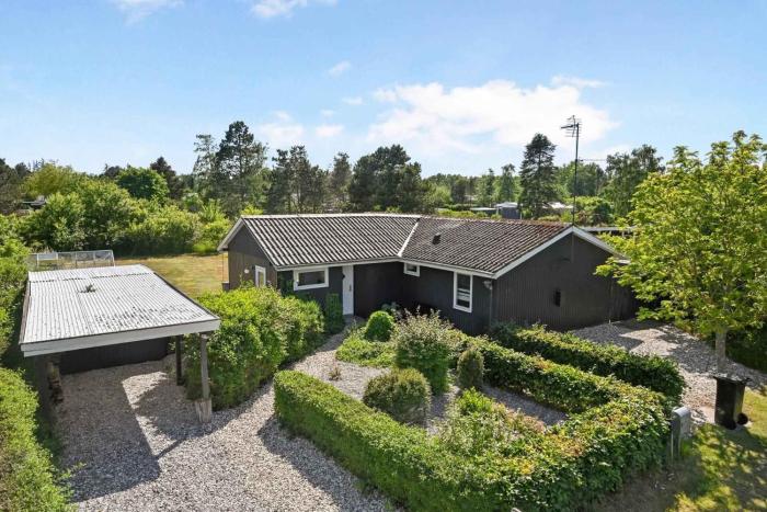 Lovely Cottage Full Of Holiday Atmosphere