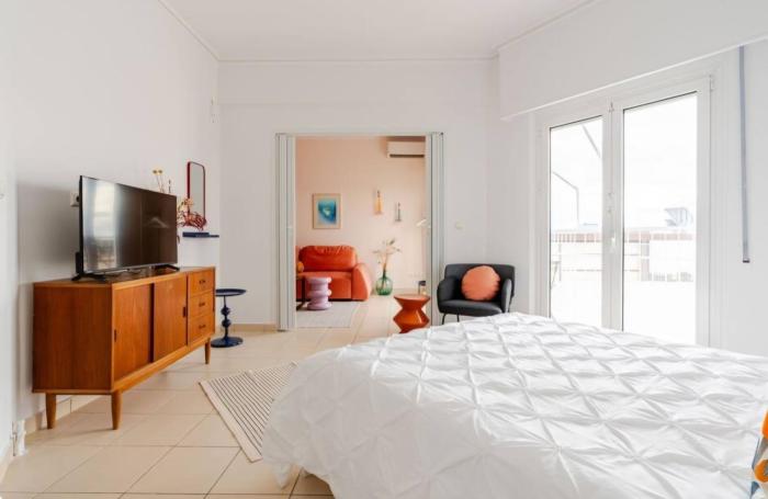 Athens City Center Gem-Acropolis View-Bright Spacious Flat