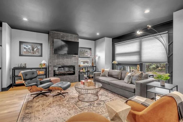 Lux East Nash-Awesome Location- 30 plus days