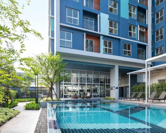 A family room at Lumpini Ville Sukhumvit 101-1 by Pikul