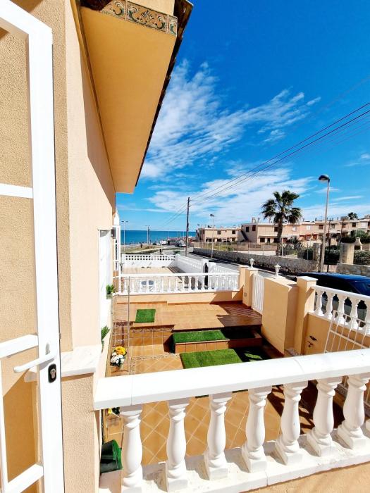 Beachfront Home La Mata