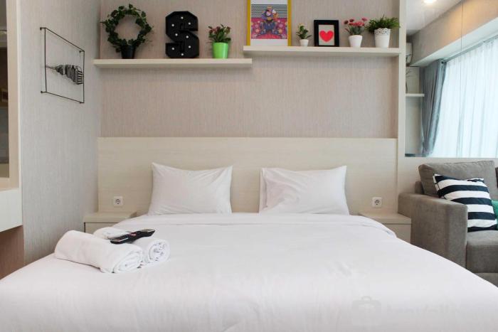 Comfort and Best Deal Studio at Grand Kamala Lagoon Apartment By Travelio