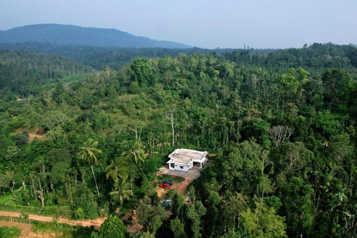 Doddanandi Homestay - 3BH Full Villa, AC, Home Food, Coffee Estate