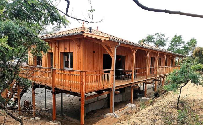 Maison en bois sur pilotis- 4218