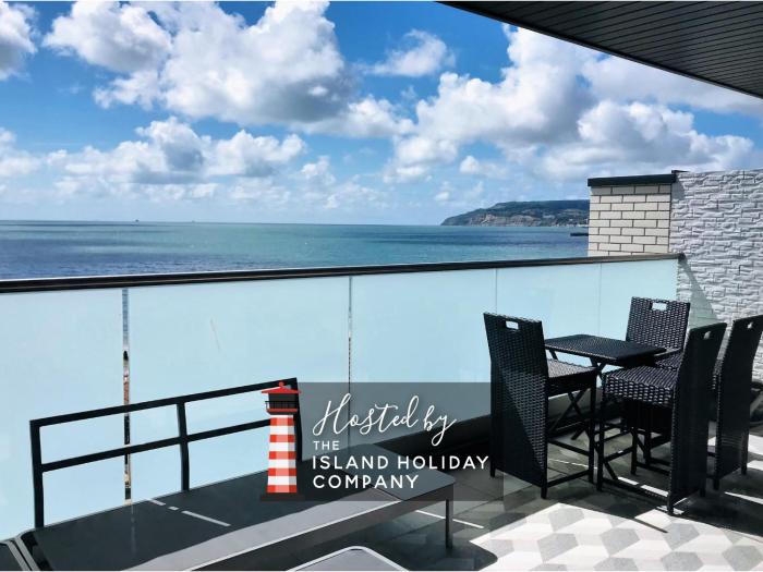 Colonels House-Stylish Seafront Townhouse overlooking Sandown Bay