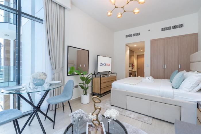 Pool View & 2 adults 2 kids & Brand New & Czechin